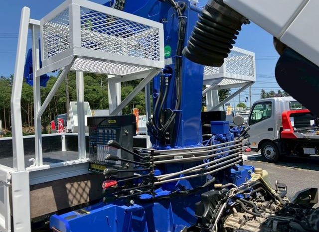 Mitsubishi Fuso Canter 2015 full