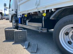 Mitsubishi Fuso Canter 2015 full