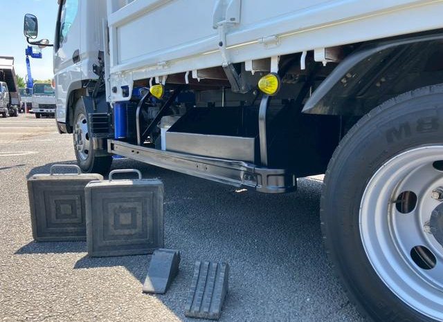 Mitsubishi Fuso Canter 2015 full