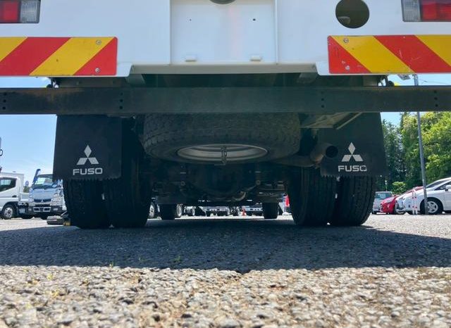 Mitsubishi Fuso Canter 2015 full