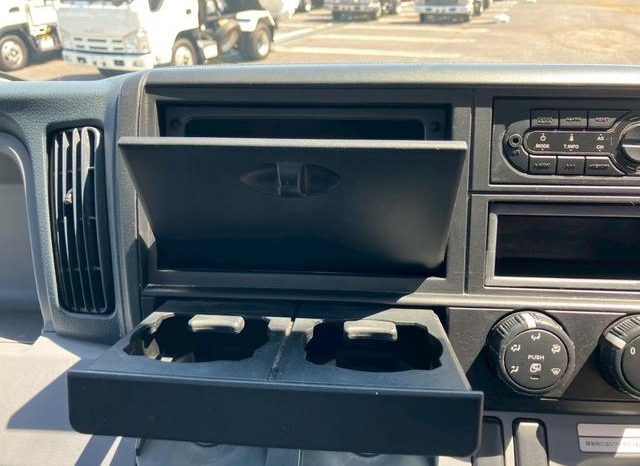 Mitsubishi Fuso Canter 2015 full