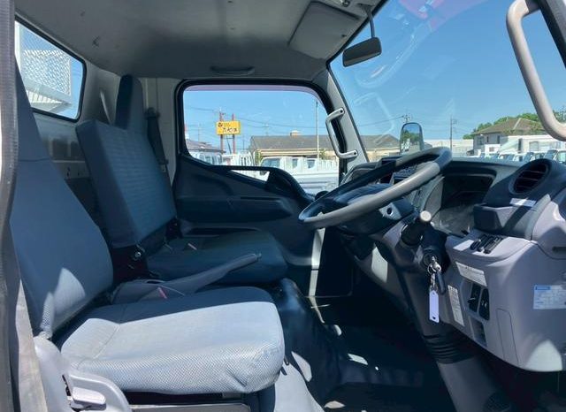 Mitsubishi Fuso Canter 2015 full