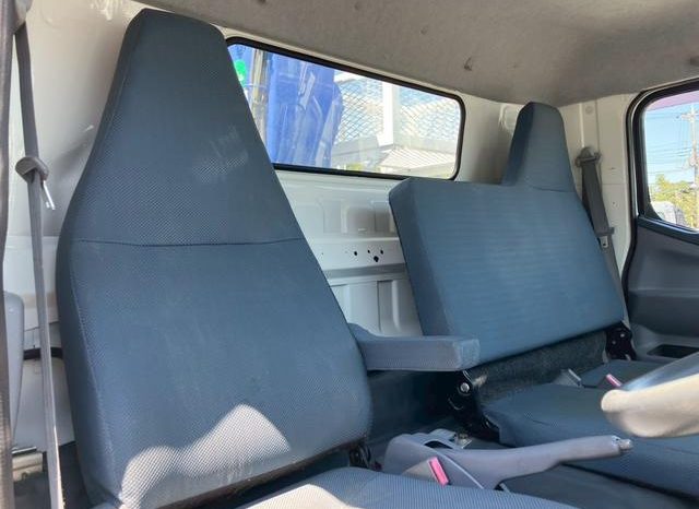 Mitsubishi Fuso Canter 2015 full