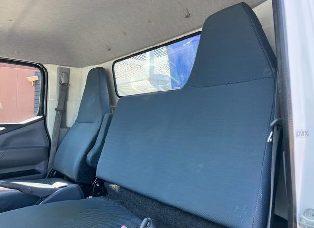 Mitsubishi Fuso Canter 2015 full