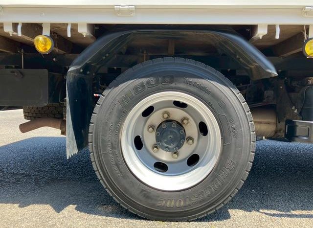 Mitsubishi Fuso Canter 2015 full