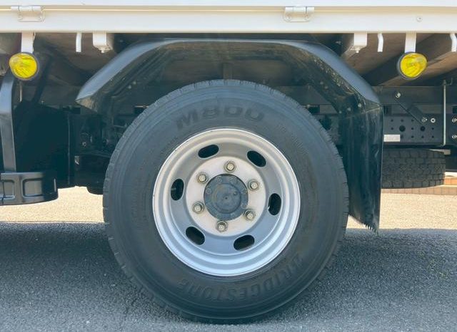 Mitsubishi Fuso Canter 2015 full