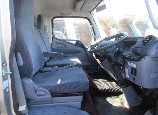 Mitsubishi Fuso Canter 2015 full