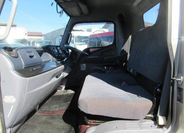 Mitsubishi Fuso Canter 2015 full