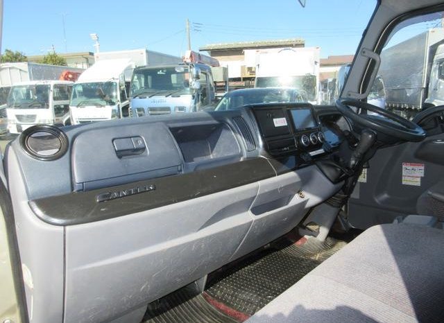 Mitsubishi Fuso Canter 2015 full