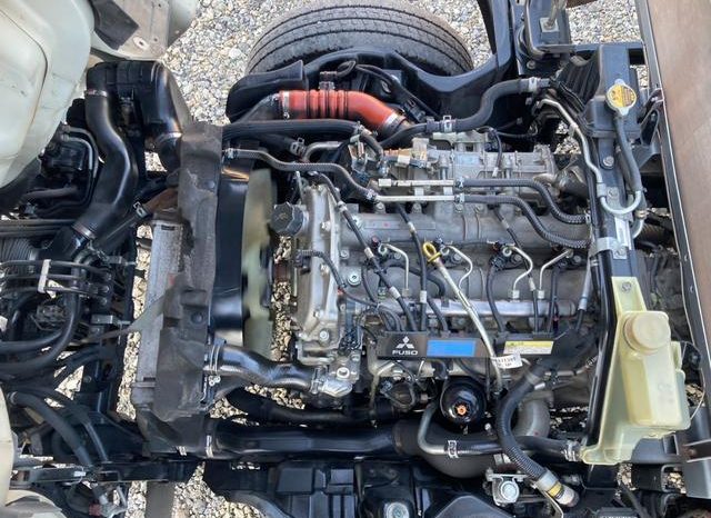 Mitsubishi Fuso Canter Long High Floor DX 2016 full