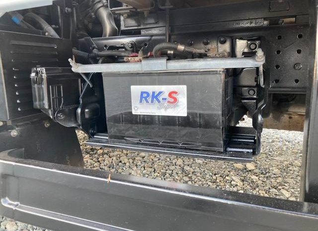 Mitsubishi Fuso Canter Long High Floor DX 2016 full