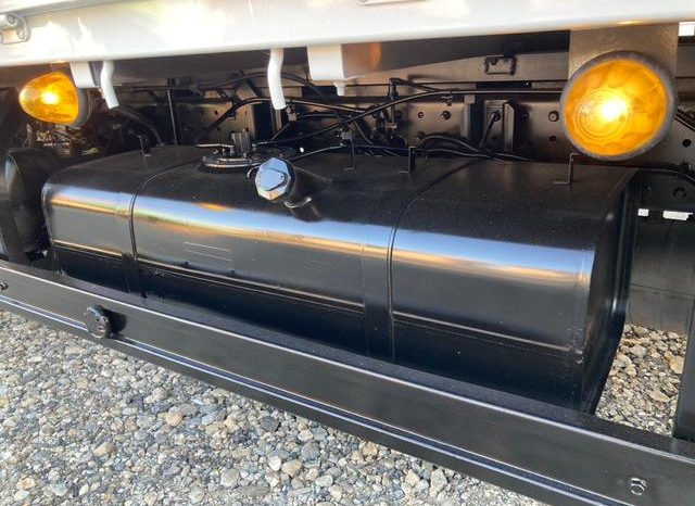 Mitsubishi Fuso Canter Long High Floor DX 2016 full