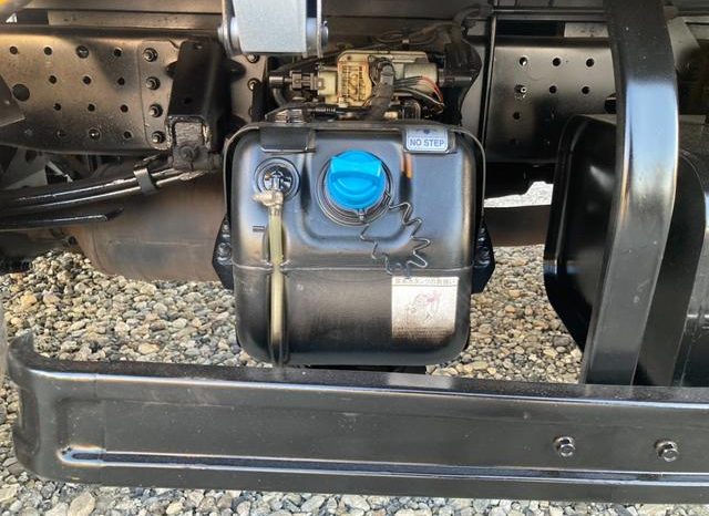 Mitsubishi Fuso Canter Long High Floor DX 2016 full