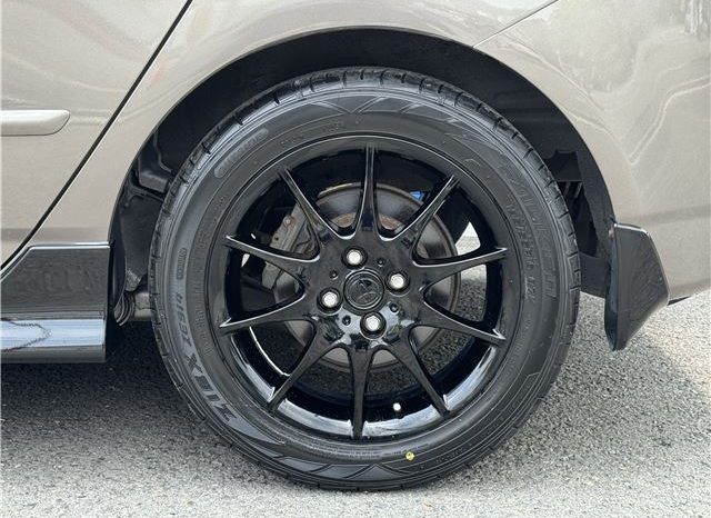 Toyota Corolla Runx Z Aero Tourer 2004 full