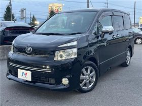 Toyota Voxy ZS Kira II