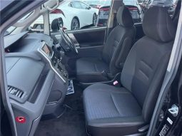 Toyota Voxy ZS Kira II full