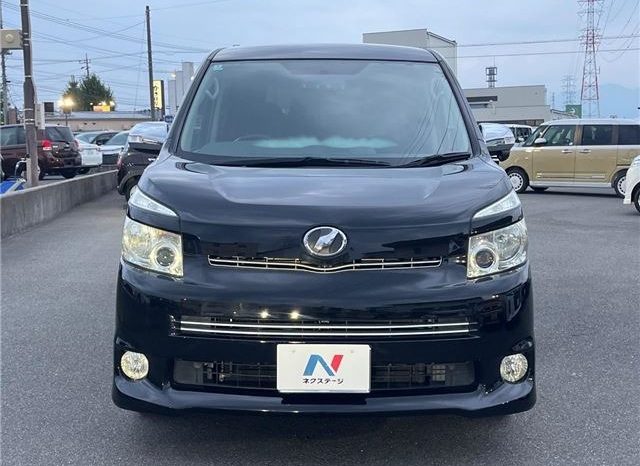 Toyota Voxy ZS Kira II full