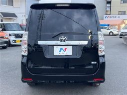 Toyota Voxy ZS Kira II full