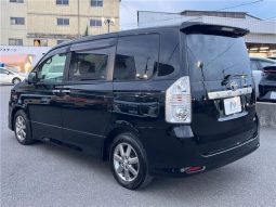 Toyota Voxy ZS Kira II full