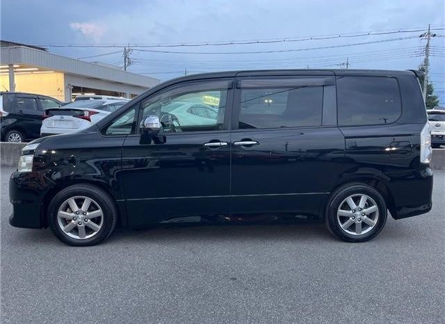 Toyota Voxy ZS Kira II full