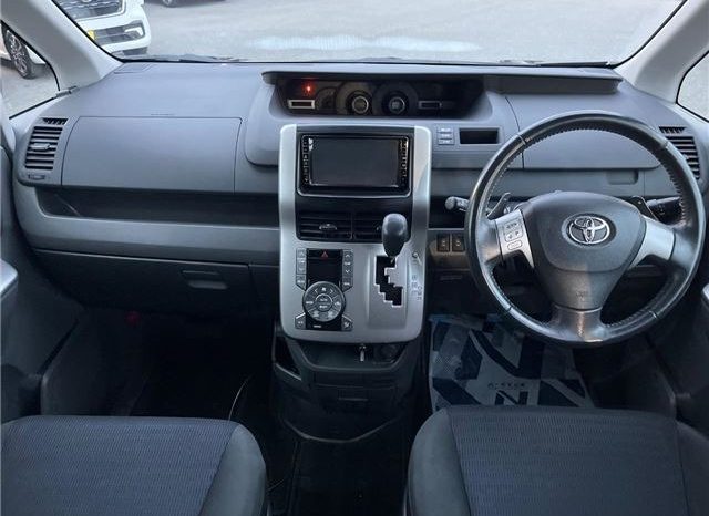 Toyota Voxy ZS Kira II full