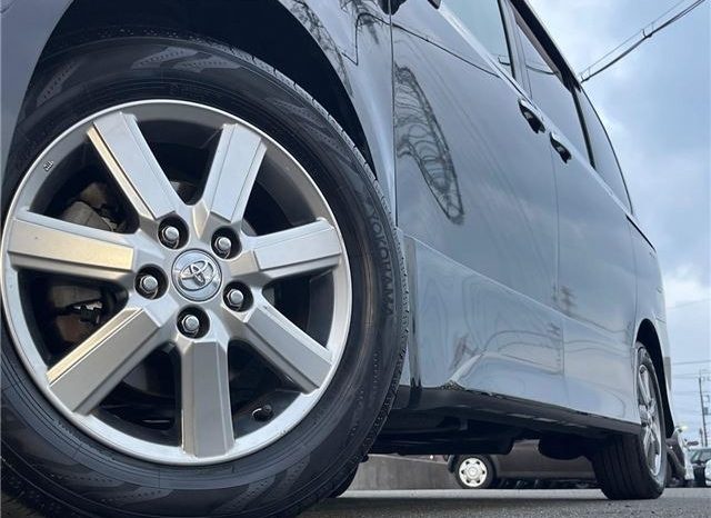 Toyota Voxy ZS Kira II full