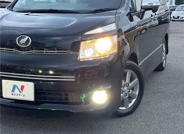 Toyota Voxy ZS Kira II full