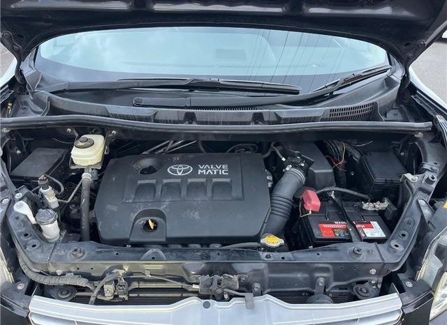 Toyota Voxy ZS Kira II full