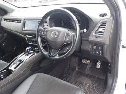 Honda Vezel Hybrid RS Honda Sensing 2017 full