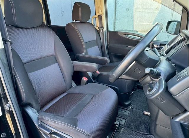 Nissan Serena Highway Star 2009 full