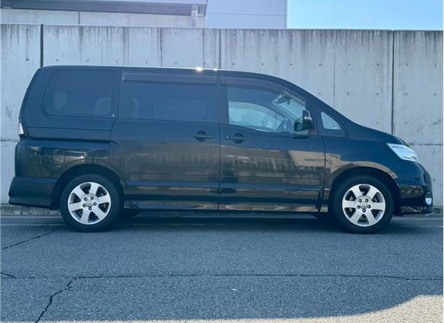 Nissan Serena Highway Star 2009 full