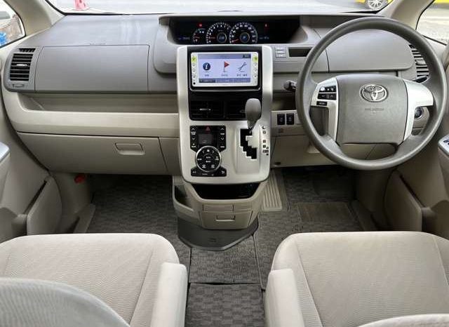 Toyota Noah X Smart Edition 2012 full