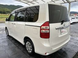 Toyota Noah X Smart Edition 2012 full