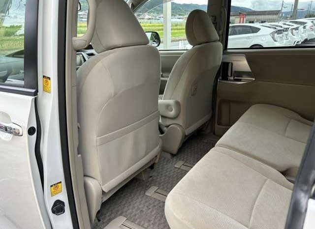 Toyota Noah X Smart Edition 2012 full