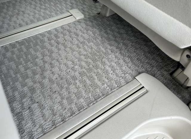 Toyota Noah X Smart Edition 2012 full