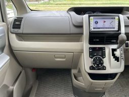 Toyota Noah X Smart Edition 2012 full