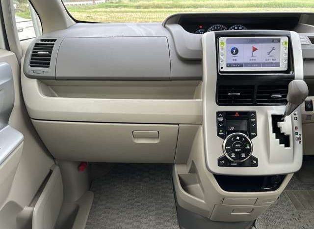 Toyota Noah X Smart Edition 2012 full