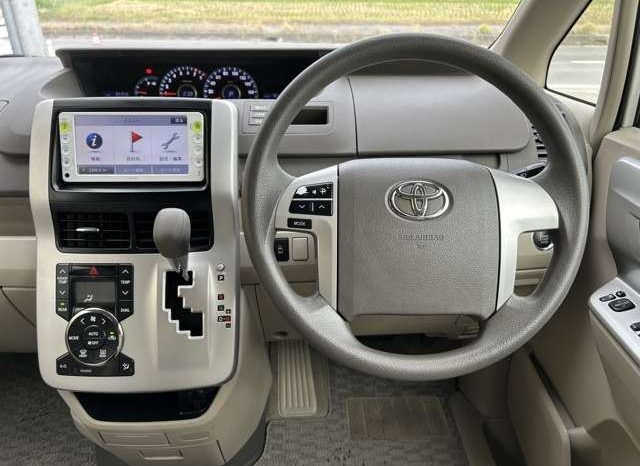 Toyota Noah X Smart Edition 2012 full