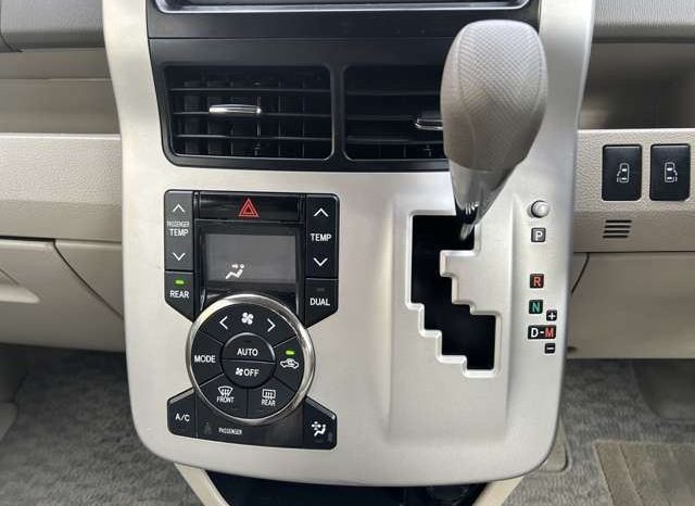 Toyota Noah X Smart Edition 2012 full