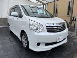 Toyota Noah X Smart Edition 2012 full