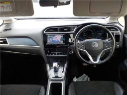 Honda Shuttle Hybrid X Style Edition 2016 full