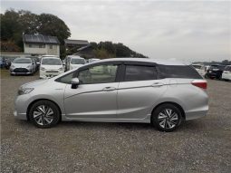 Honda Shuttle Hybrid X Style Edition 2016 full