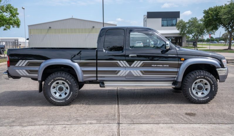 Toyota Hilux 2000 full