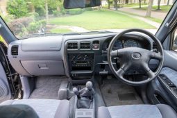 Toyota Hilux 2000 full