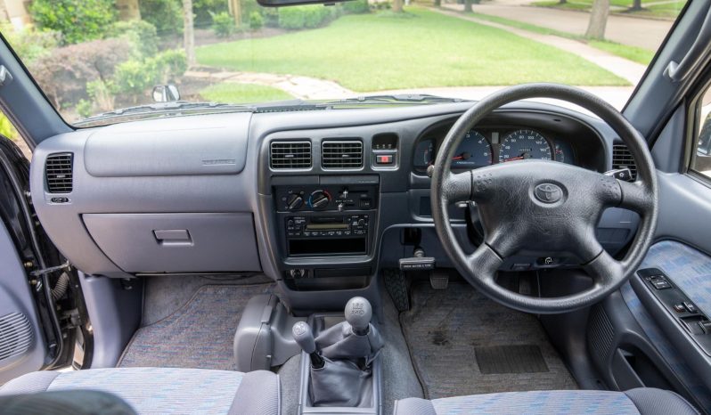 Toyota Hilux 2000 full