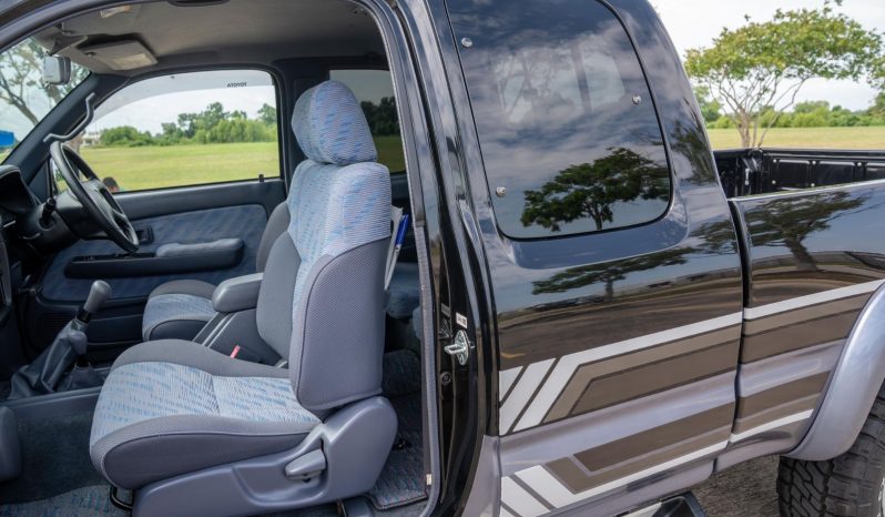 Toyota Hilux 2000 full