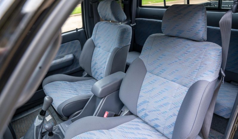 Toyota Hilux 2000 full