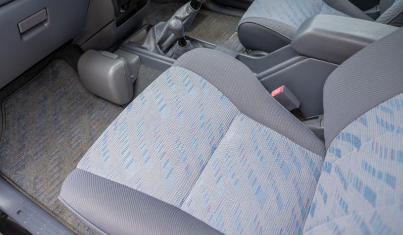 Toyota Hilux 2000 full