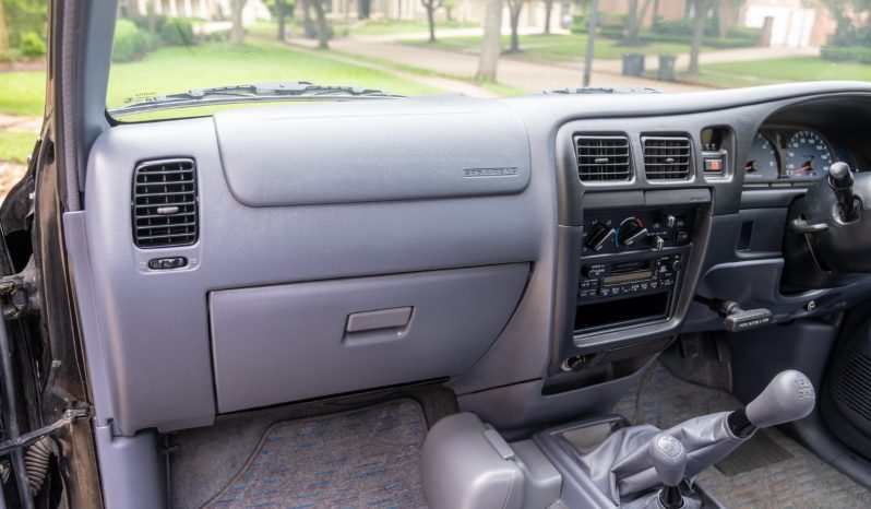 Toyota Hilux 2000 full