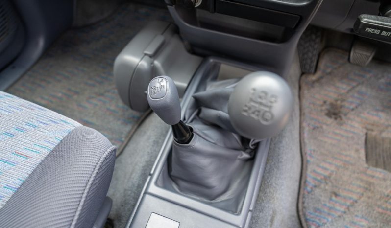 Toyota Hilux 2000 full